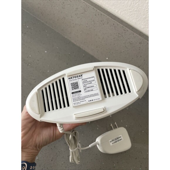 Netgear Orbi RBR40 AC2200 Tri-Band WiFi Router  Internet w power block - Picture 7 of 8